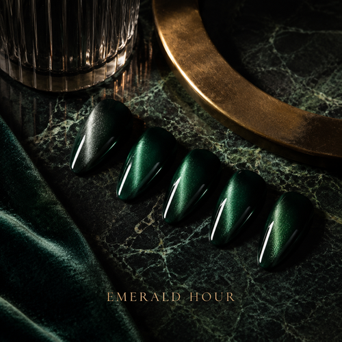 lunvona®Emerald Hour | Emerald Cat-Eye Medium Almond Press-On Nails